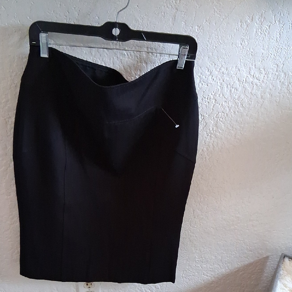Valentino Classic Black Pencil Skirt